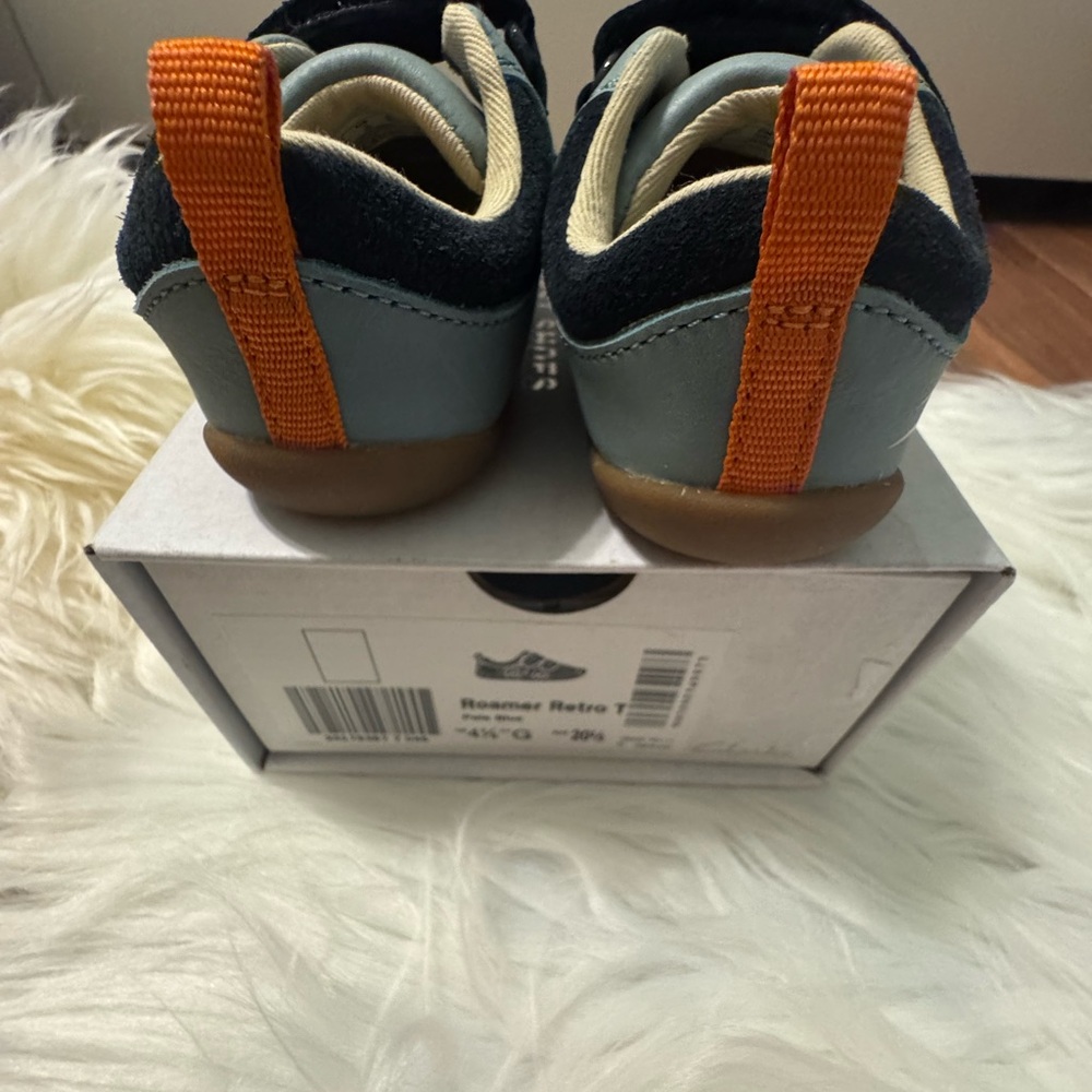 Clarks Kids Sneakers - Picture 3 of 5